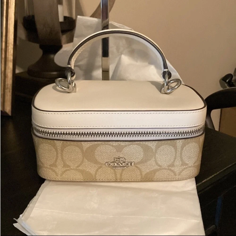 NWT-coach train bag - Picture 7 of 7